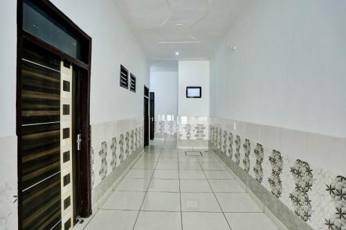 Oyo 85023 Love Kush Hotel
