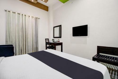 Townhouse Oak 46940 Hotel Vrindavan