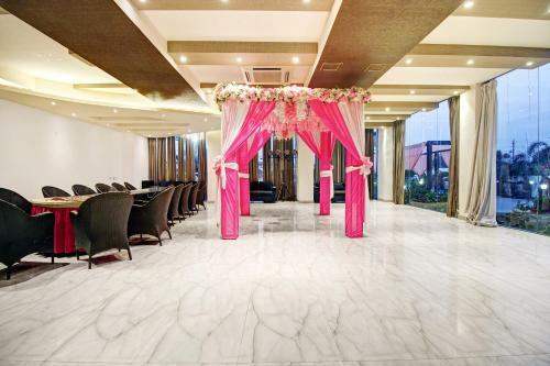 Townhouse Oak 46940 Hotel Vrindavan