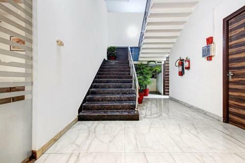 Townhouse Oak 46940 Hotel Vrindavan