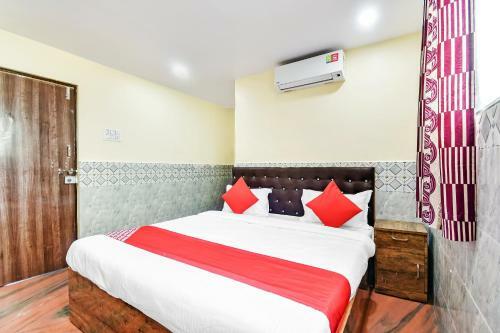 Oyo 48837 Hotel Suvarna