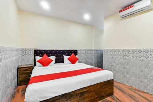 Oyo 48837 Hotel Suvarna