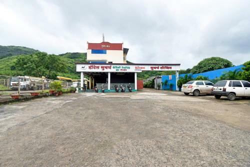 Oyo 48837 Hotel Suvarna
