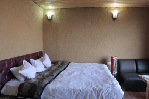 Zazroo Mud Cottages Home Stay