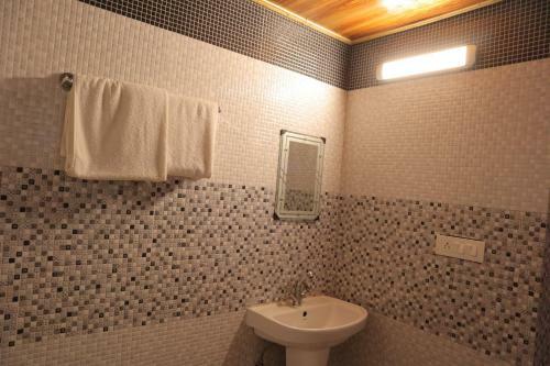 Zazroo Mud Cottages Home Stay