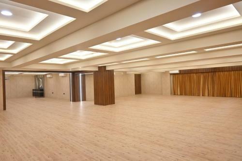 Hotel Privya Rooms And Banquet