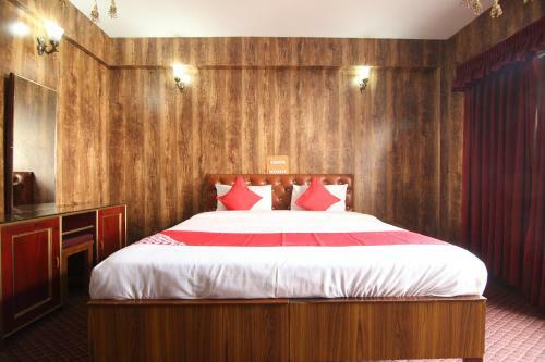 Capital O 37894 Hotel International