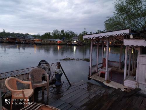 Houseboat New Lake Palace