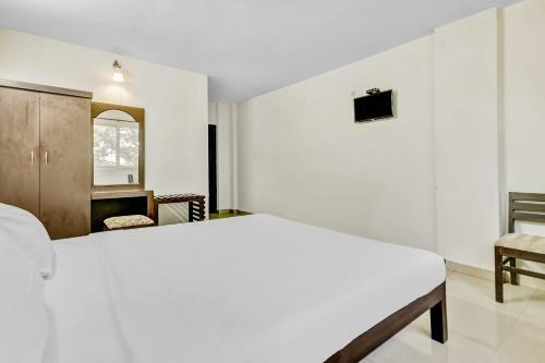 Hotel Oyo 87104 Kalapurackal Residency