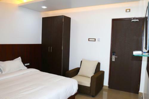 Hotel Cs Arunachala Residency
