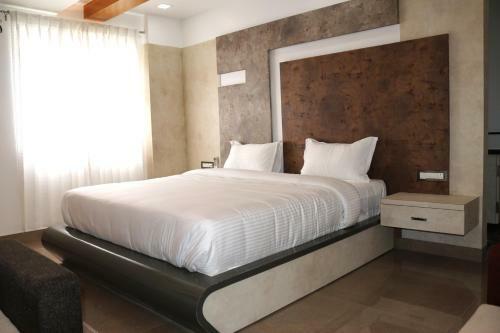 Hotel Cs Arunachala Residency