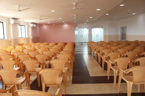 Hotel Cs Arunachala Residency