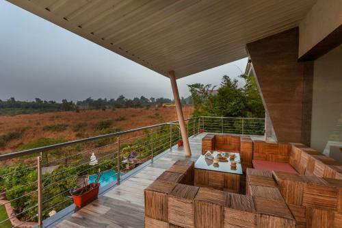 Villa Saffronstays Whispering Windmill