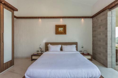 Villa Saffronstays Whispering Windmill