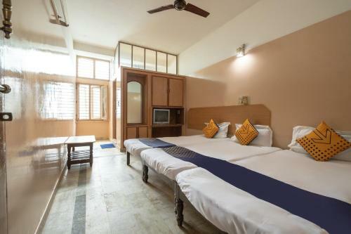 Hotel Spot On 66238 Aishwarya Lodge