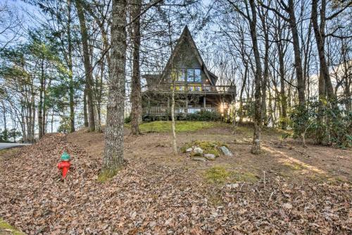 Spacious And Newly Remodeled A-frame With 2 Decks