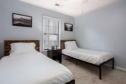 Entire Cozy City Cabin-tvs In Every Room!