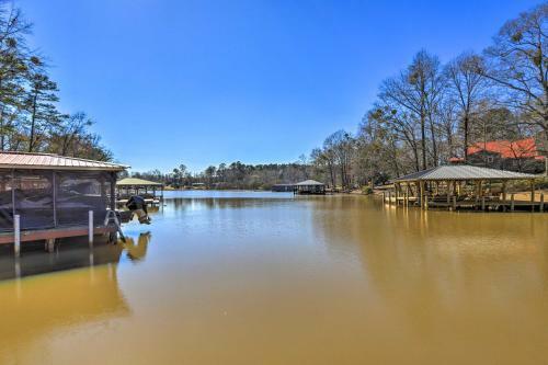 Lakefront Cottage With Boat Slip And Sun Deck!