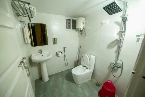 One Bed Room With Toilet In A Posh Villa