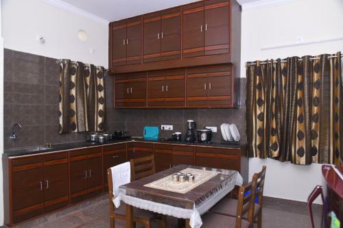 Four Seasons Home Stay