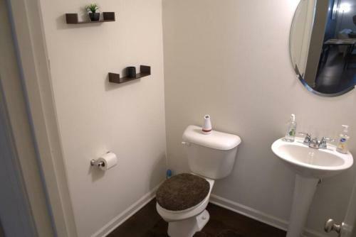 Luxury & Spacious Getaway W/king Bed & Pool Table