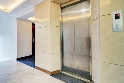 Hotel Townhouse 457 South Gate By Majestic