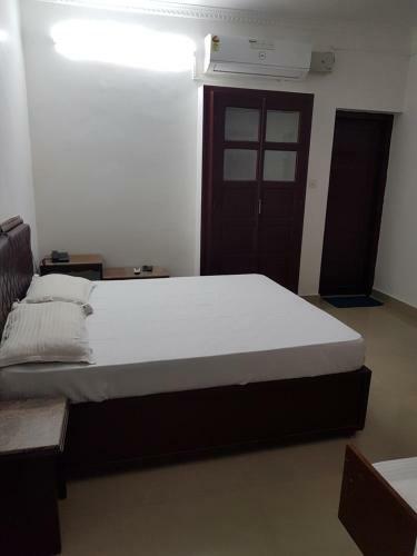 Hotel All Seasons Guest House
