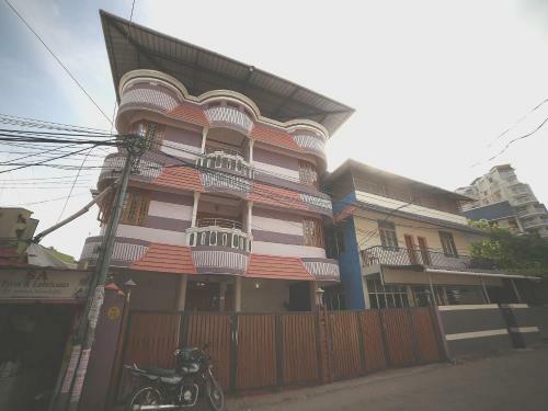 Hostal Oyo 80668 Rinsalayam
