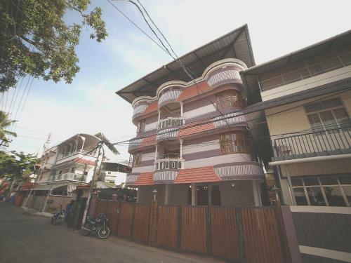Hostal Oyo 80668 Rinsalayam