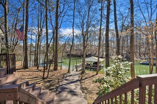 Spacious Lake Hartwell Home With Dock And Views!