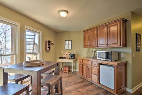 Lavonia Lake House With Private Dock And Bonfire!
