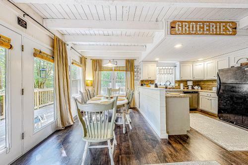 Honey Bear Hideaway