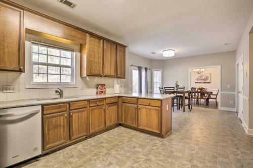 Quiet Home With Private Yard, 26 Mi To Atlanta!