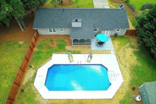 Villa Kennesaw Oasis -private Pool Comfy 4bdr Sleeps 14+