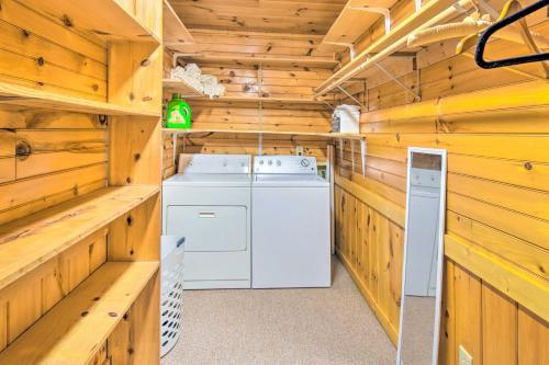 Pet-friendly Ellijay House With On-site Creek!