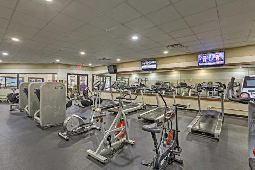 Bear Paw Cabin Game Room And Resort Access