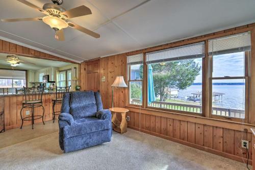 Lake Sinclair Cottage With Deck And Boat Dock!