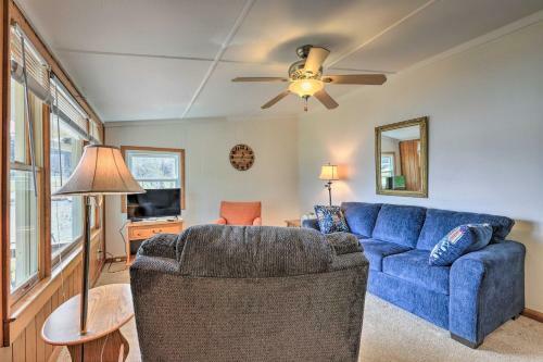 Lake Sinclair Cottage With Deck And Boat Dock!