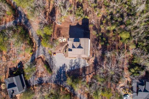 Hooch Holler- Newly Built, Sensational, Rustic Meets Modern, Mountain Cabin
