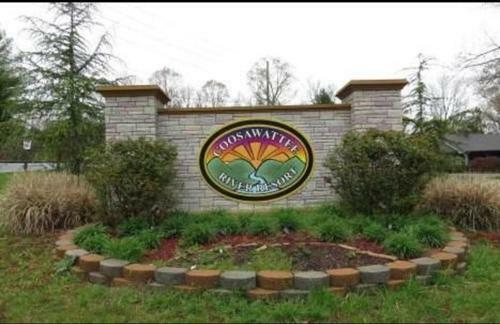 Romantic Riverfront Cabin In Gated Resort Community Elllijay, Ga