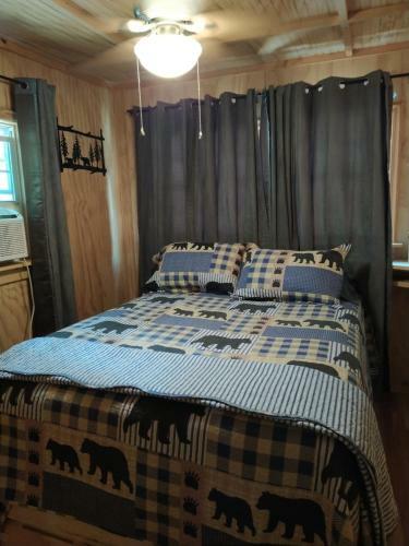 Romantic Riverfront Cabin In Gated Resort Community Elllijay, Ga
