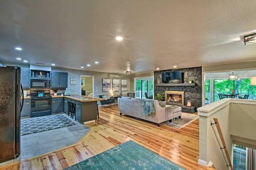 Luxurious Sky Valley Golf Resort Home With 3 Decks!