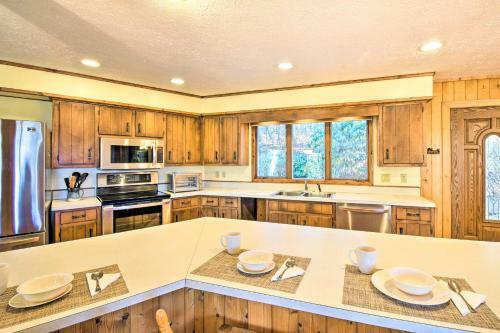 Woodsy Sky Valley Cottage, 8 Mi To Dillard!