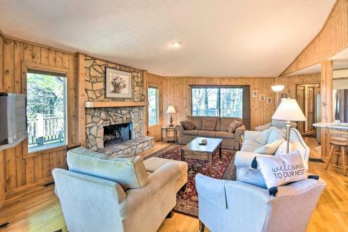 Woodsy Sky Valley Cottage, 8 Mi To Dillard!