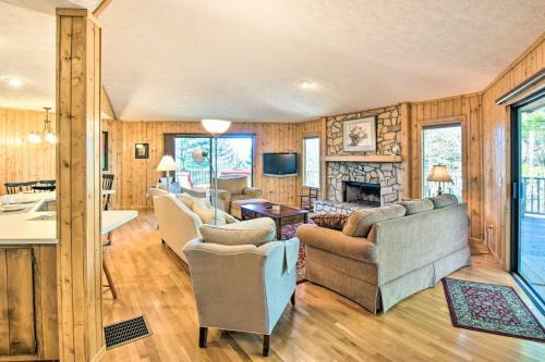 Woodsy Sky Valley Cottage, 8 Mi To Dillard!