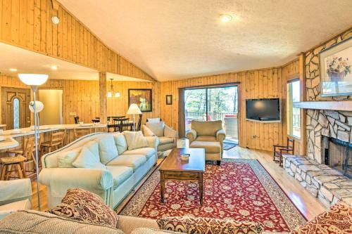 Woodsy Sky Valley Cottage, 8 Mi To Dillard!