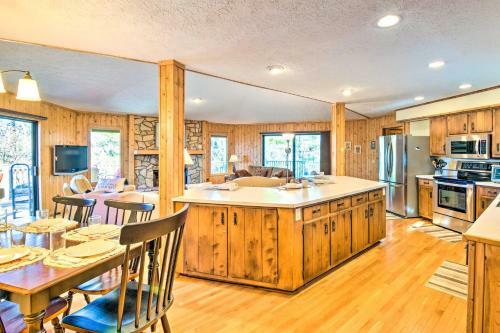 Woodsy Sky Valley Cottage, 8 Mi To Dillard!