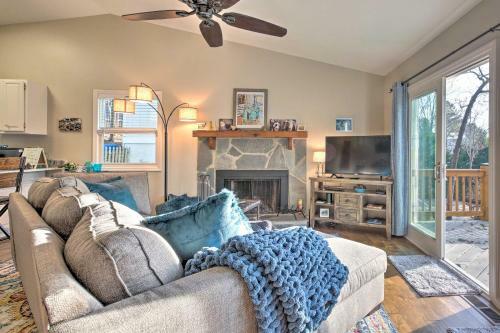Indigo Cottage With Deck On Lake Arrowhead!