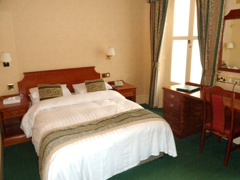 Three Queens Hotel