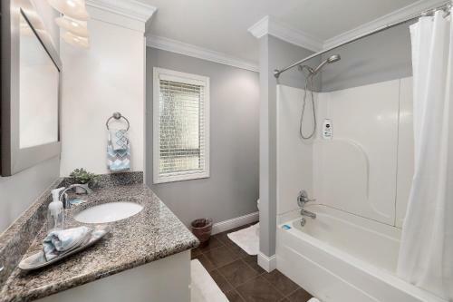 2 Bedroom 2 Bath Marsh Front Unit In Sea Palms On St Simons Island